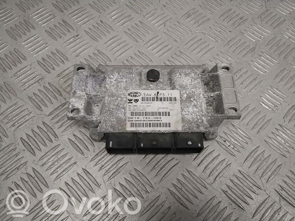 Peugeot 407 Engine control unit/module 