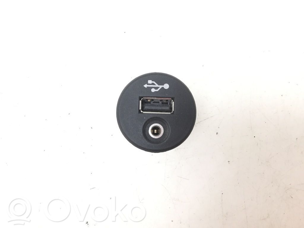 Nissan X-Trail T30 Unidad delantera de radio/CD/DVD/GPS 