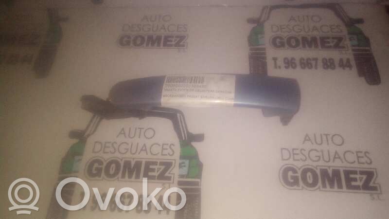 Volkswagen PASSAT B5 Manecilla externa puerta delantera 