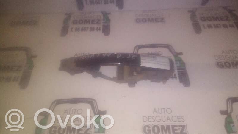 Volkswagen PASSAT B5 Manecilla externa puerta delantera