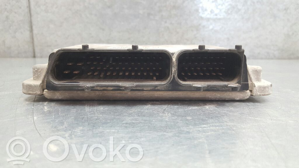 Moottorin ohjainlaite/moduuli   06A906018CD