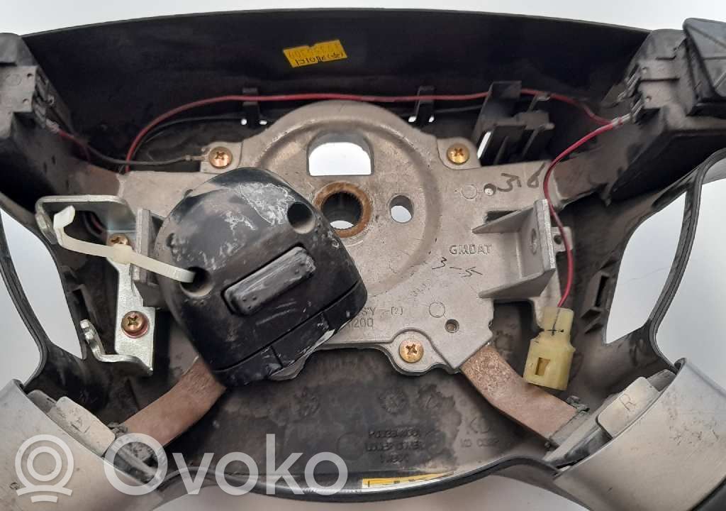 Steering wheel   PC02BA4001