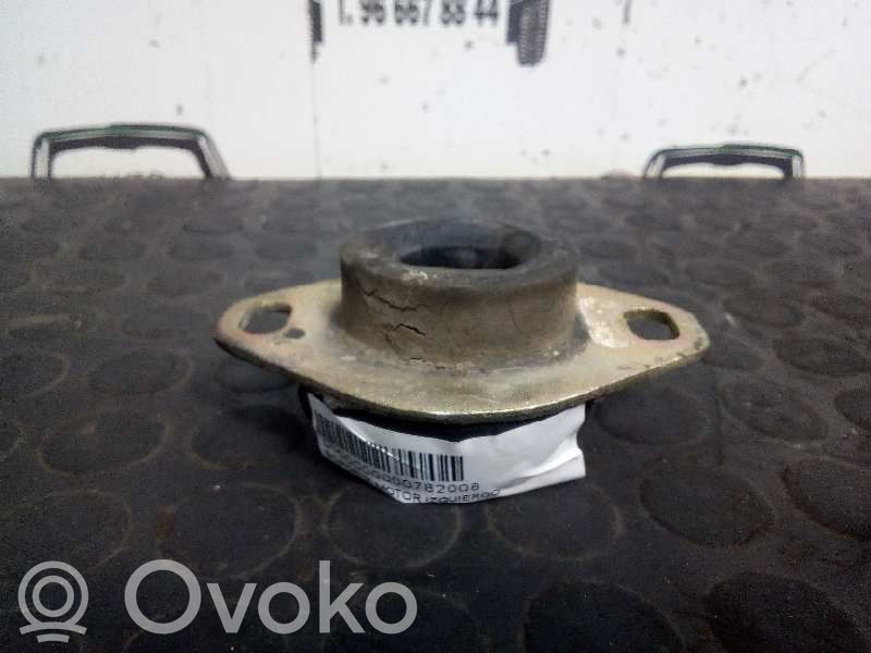 Peugeot 106 Soporte de montaje del motor 
