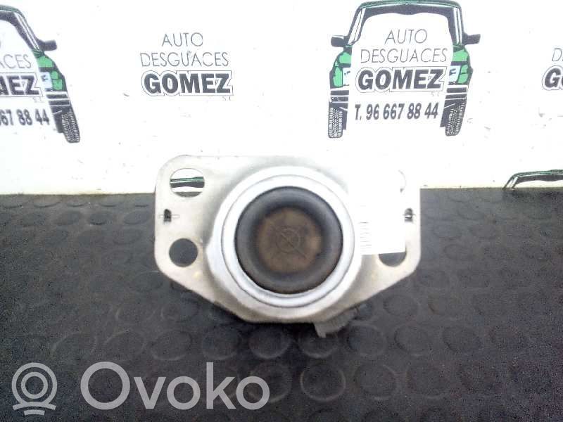 Renault Clio II Engine mount bracket 