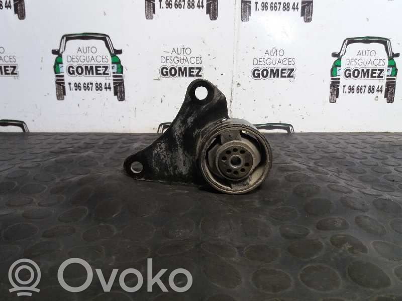 Engine mount bracket