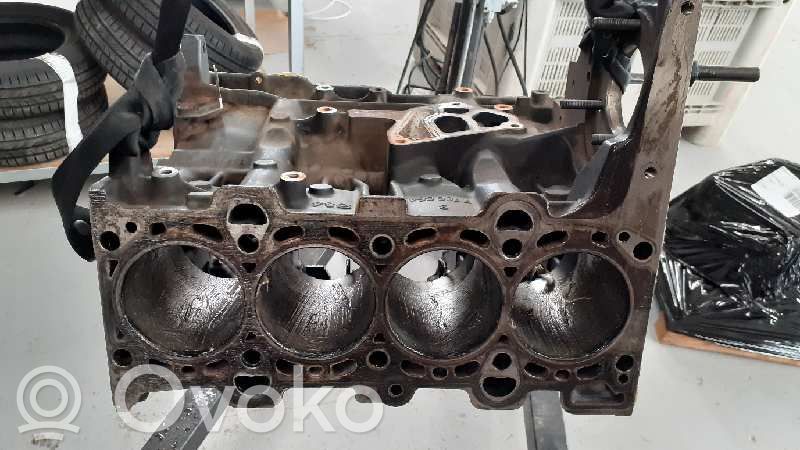 BMW 1 E81 E87 Engine block 
