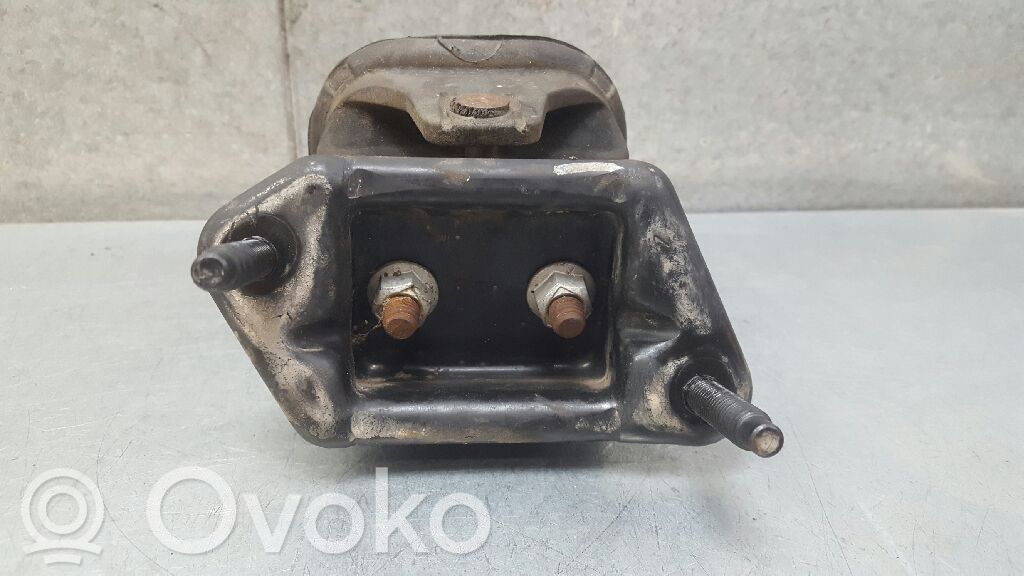 Engine mount bracket   4593285
