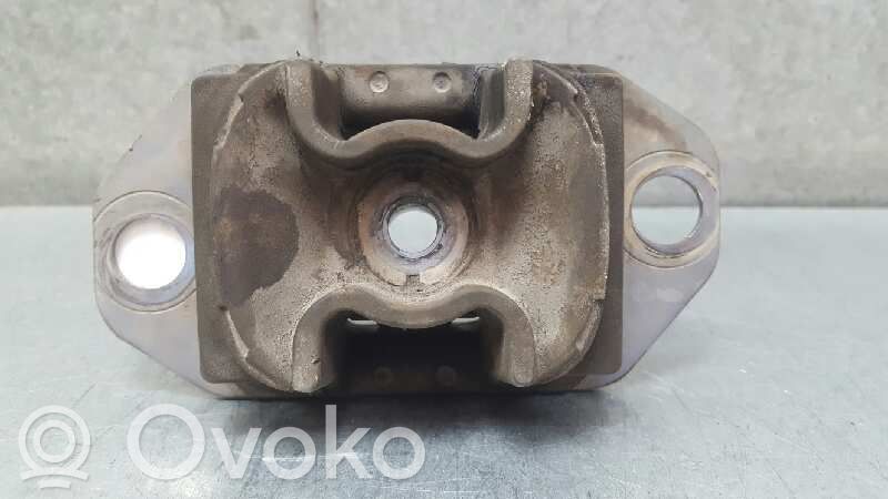 Soporte de montaje del motor   8200437464