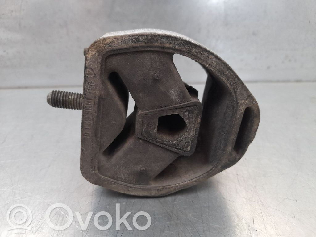 Audi A4 S4 B5 8D Supporto di montaggio del motore 