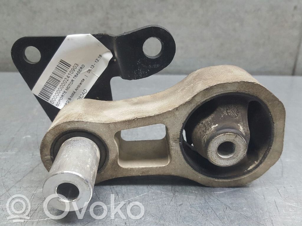 Engine mount bracket   8V516P082AD