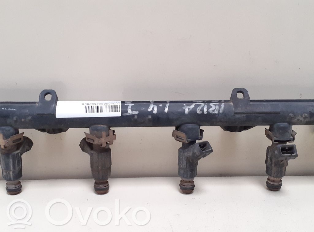 Seat Ibiza II (6k) Listwa wtryskowa 