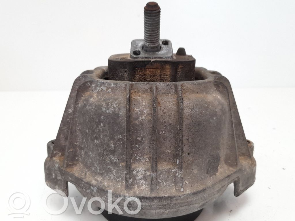 Soporte de montaje del motor   13981112