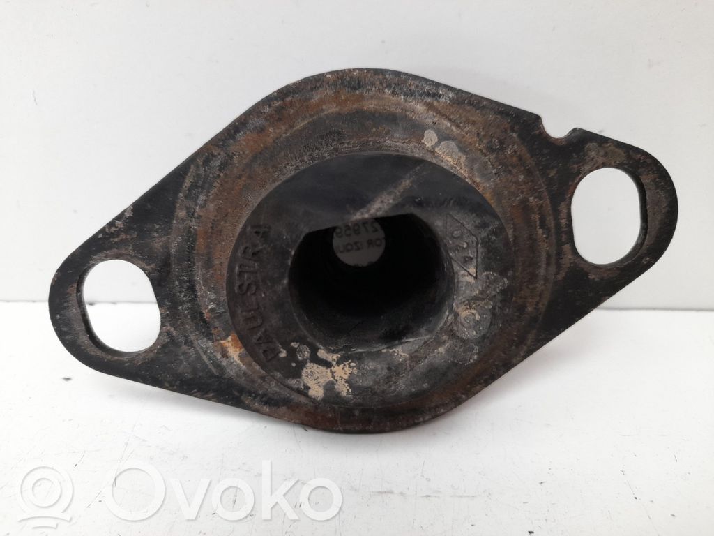 Engine mount bracket   7700788318C
