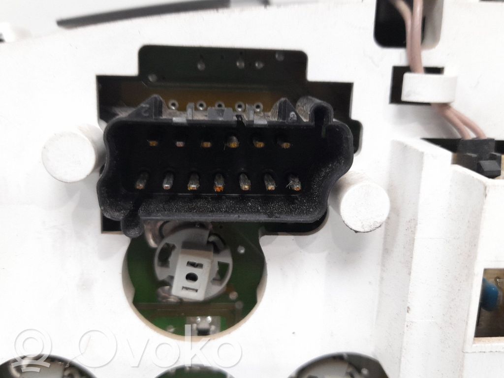 Chrysler Voyager Licznik / Prędkościomierz 