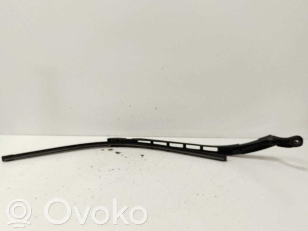 Ramię wycieraczki szyby przedniej / czołowej   5P0955409B