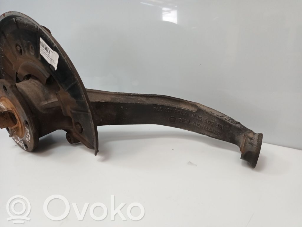Volkswagen Touareg I Zwrotnica koła przedniego 