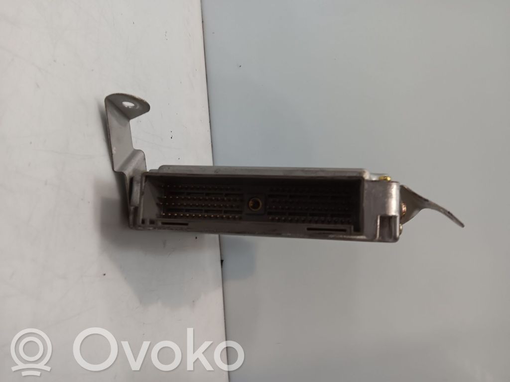 Unidad de control/módulo del motor   RF5C18881E