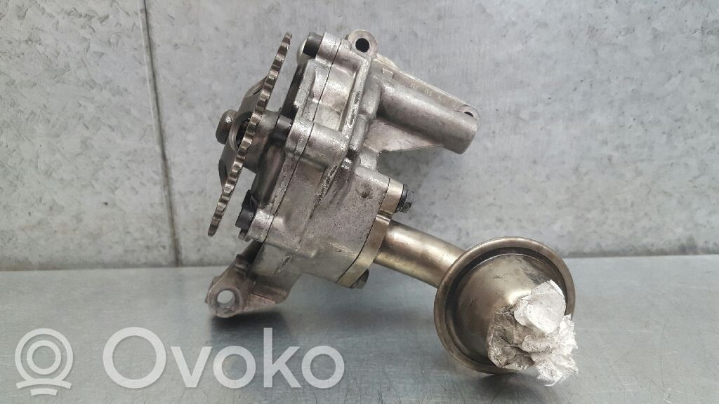 Bomba de aceite   06A115105