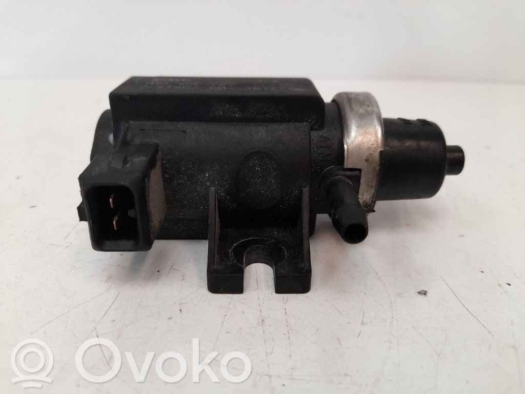 Audi A6 S6 C4 4A Tyhjäkäynti-säätöventtiili (säädin) 