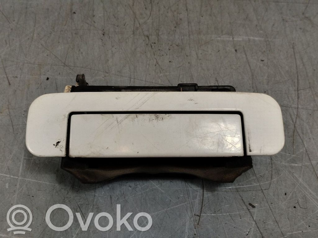 Audi 100 S4 C4 Takaoven ulkokahva 