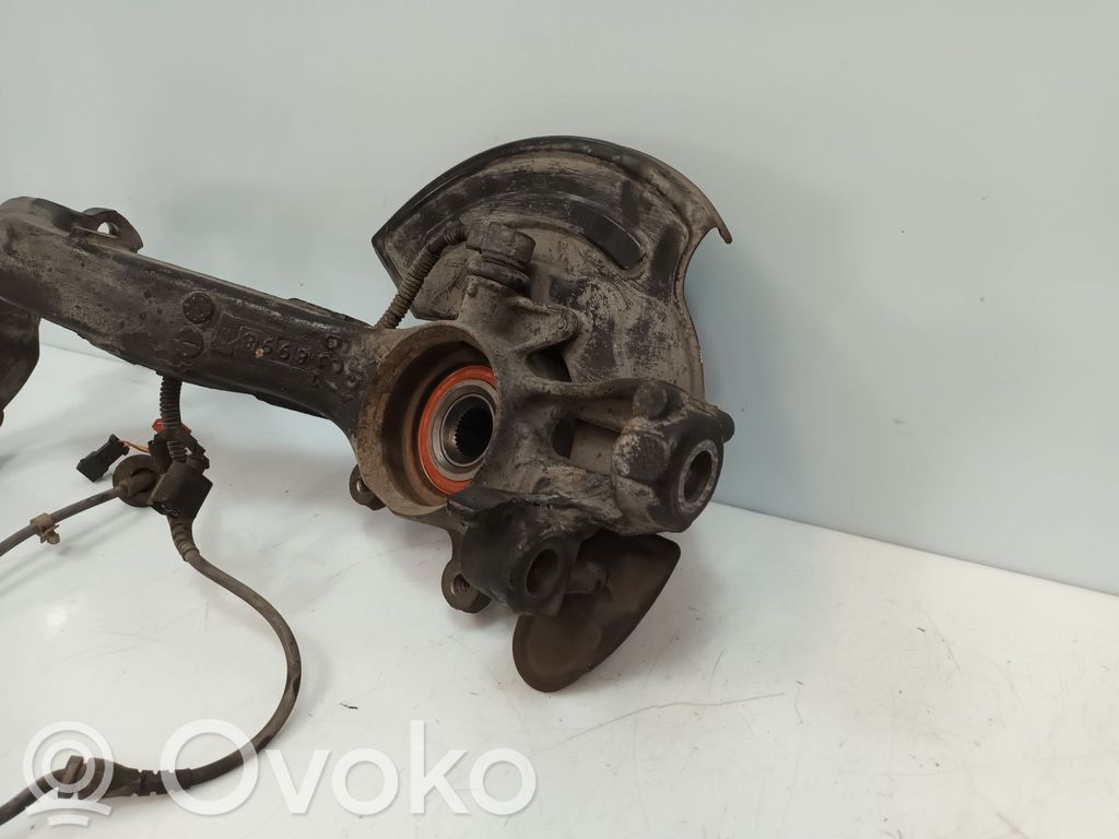 Achsschenkel vorne   8D0407257