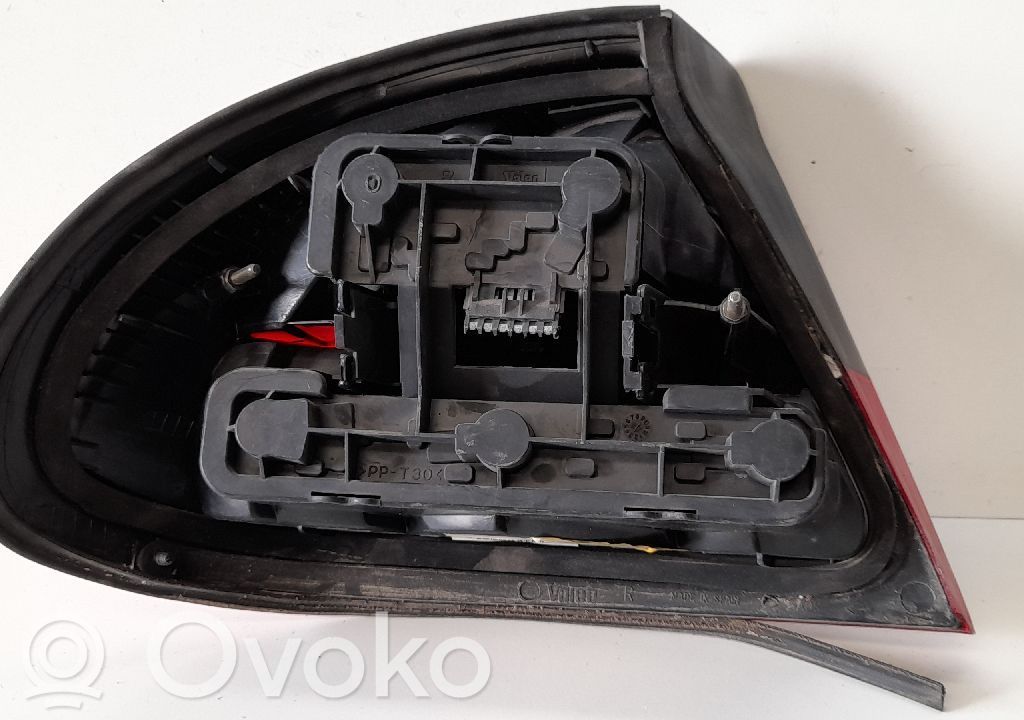 Opel Tigra A Aizmugurējais lukturis virsbūvē 