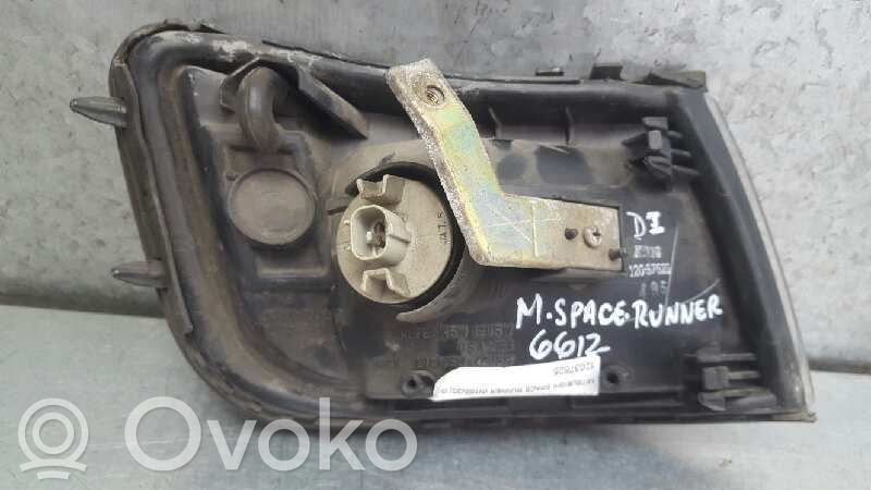 Mitsubishi Space Runner Scheinwerfer 