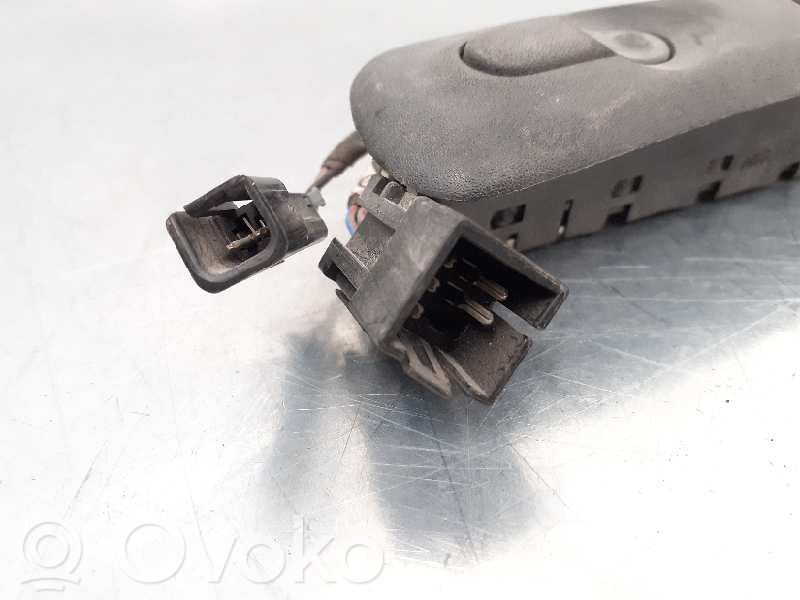 Opel Omega B1 Electric window control switch 