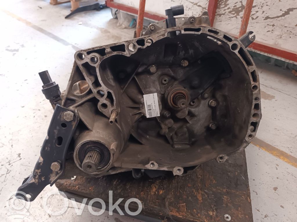 Renault Clio II Caja de cambios manual de 5 velocidades 