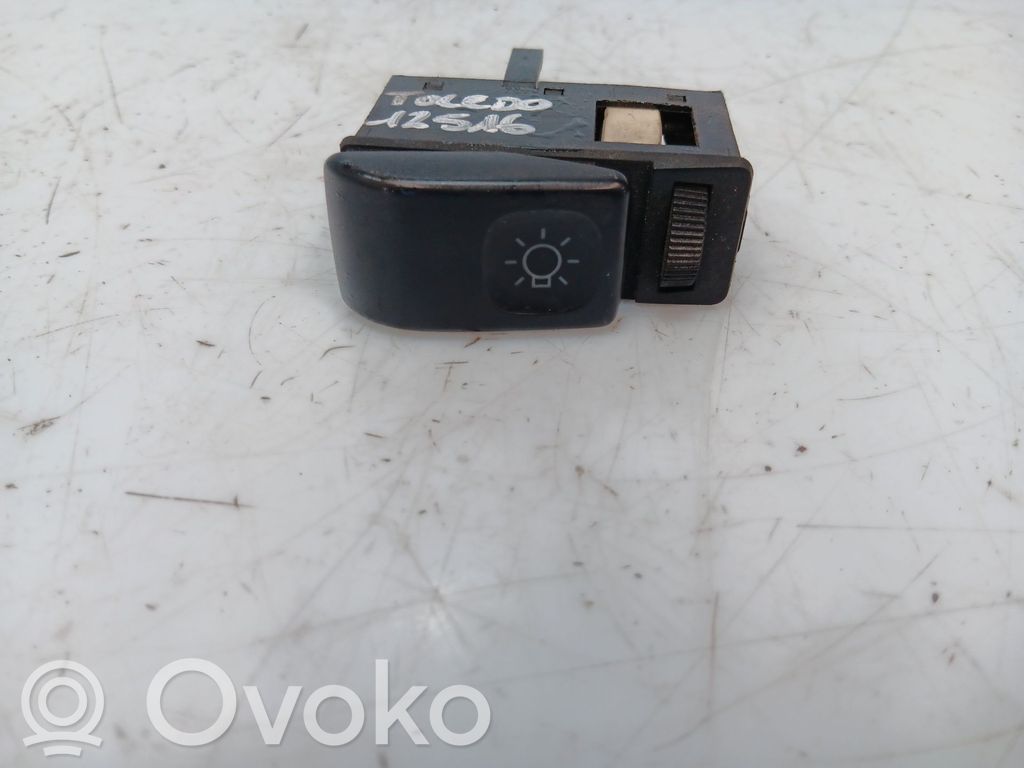 Seat Toledo I (1L) Interrupteur d’éclairage 