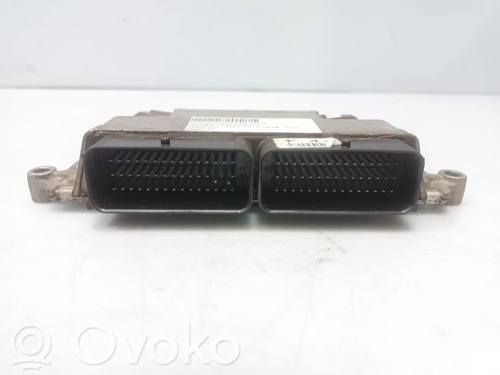 Unidad de control/módulo del motor   96983177