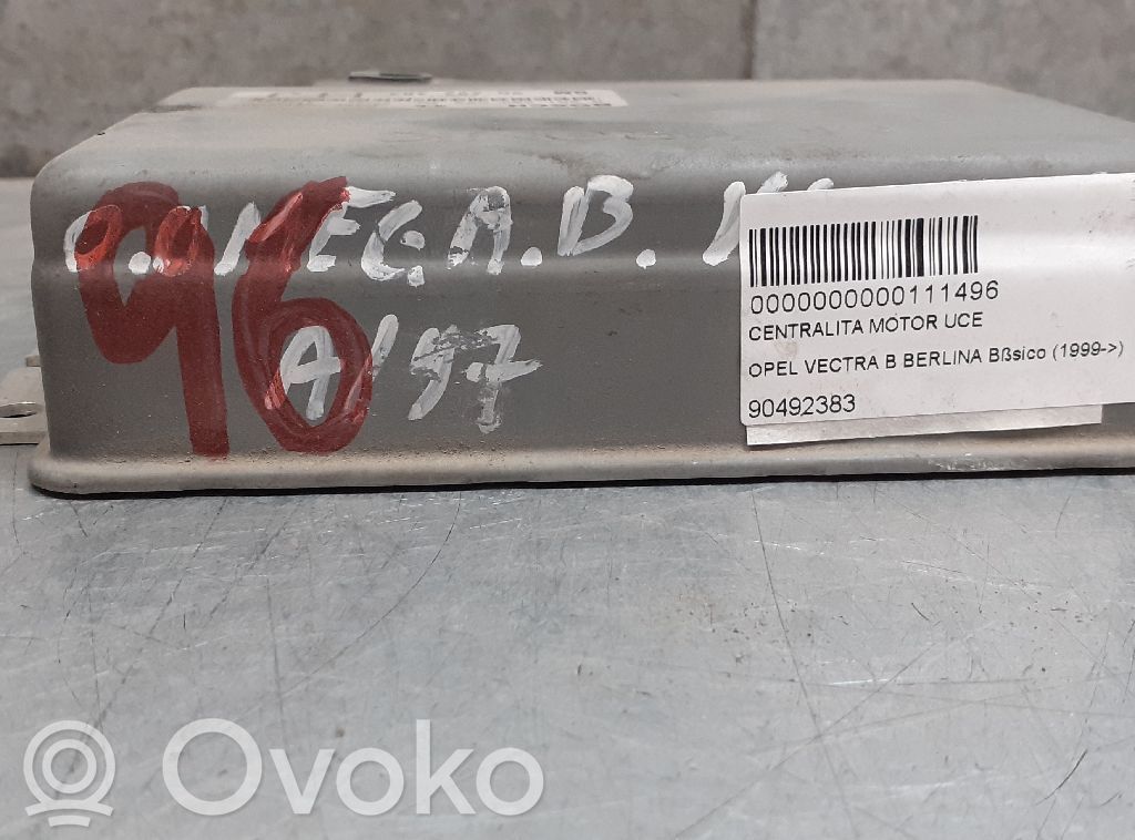 Unidad de control/módulo del motor   90492383