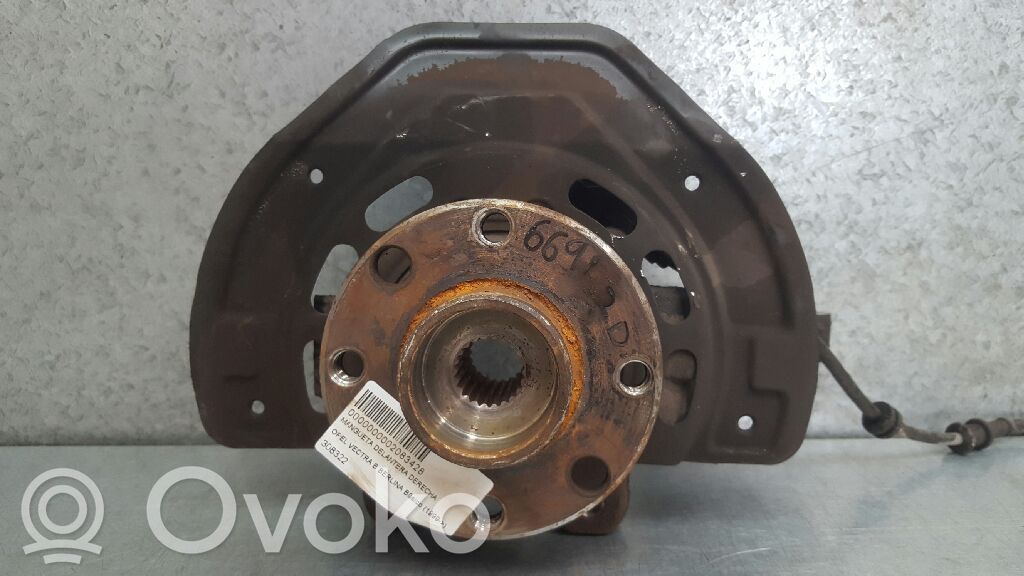 Opel Vectra B Zwrotnica koła przedniego 