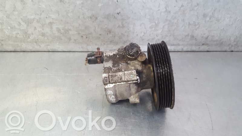 Renault Espace IV Ohjaustehostimen pumppu 