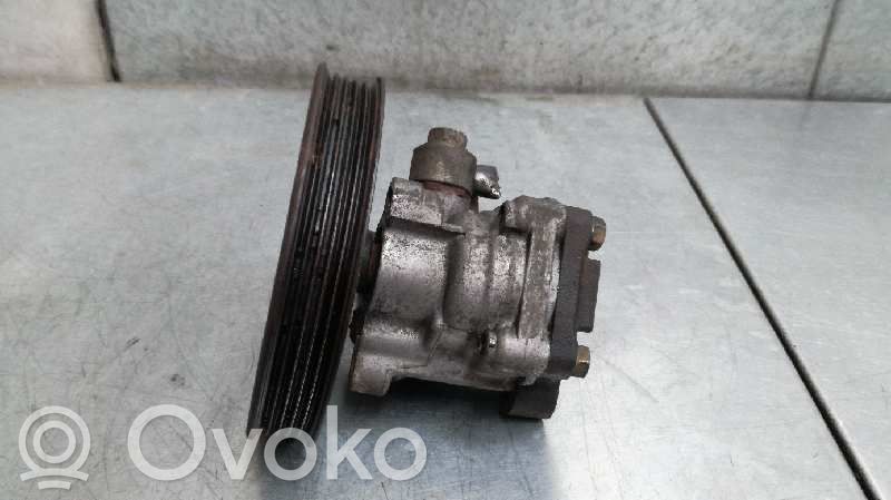 Ohjaustehostimen pumppu   MR197062
