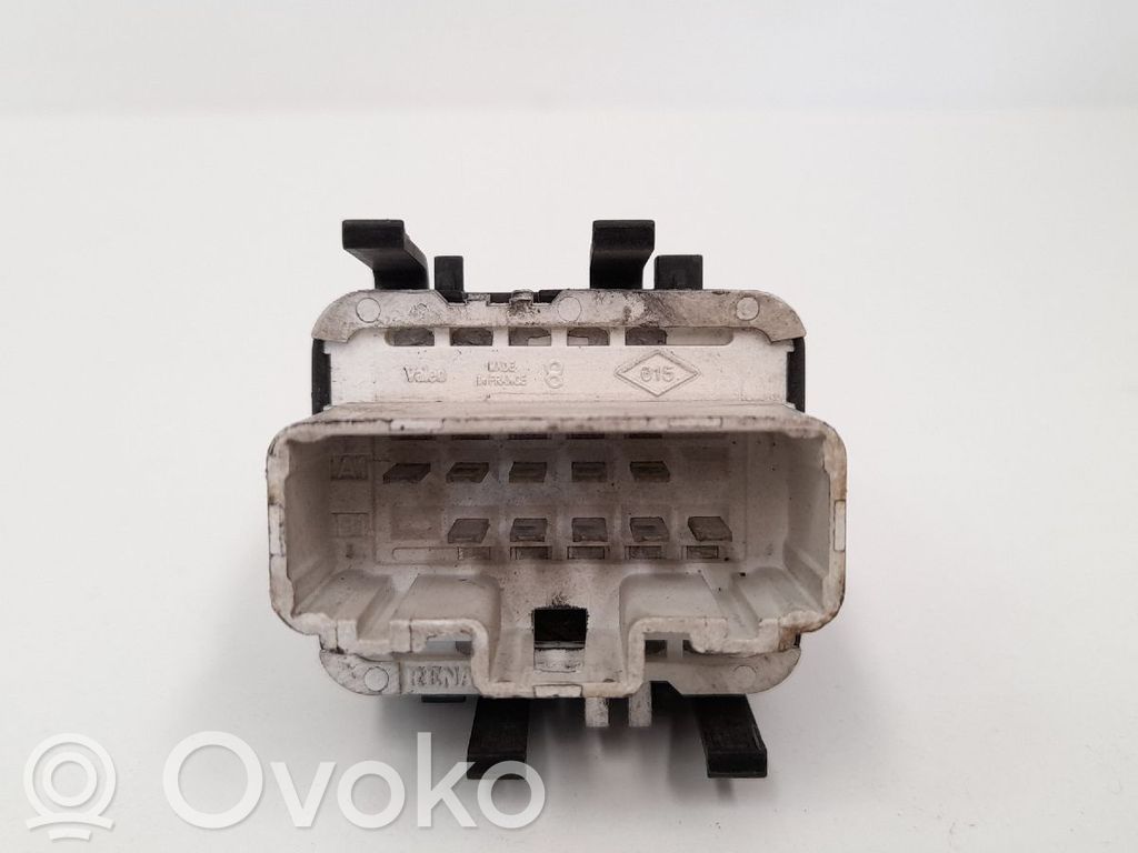 Electric window control switch   015090C