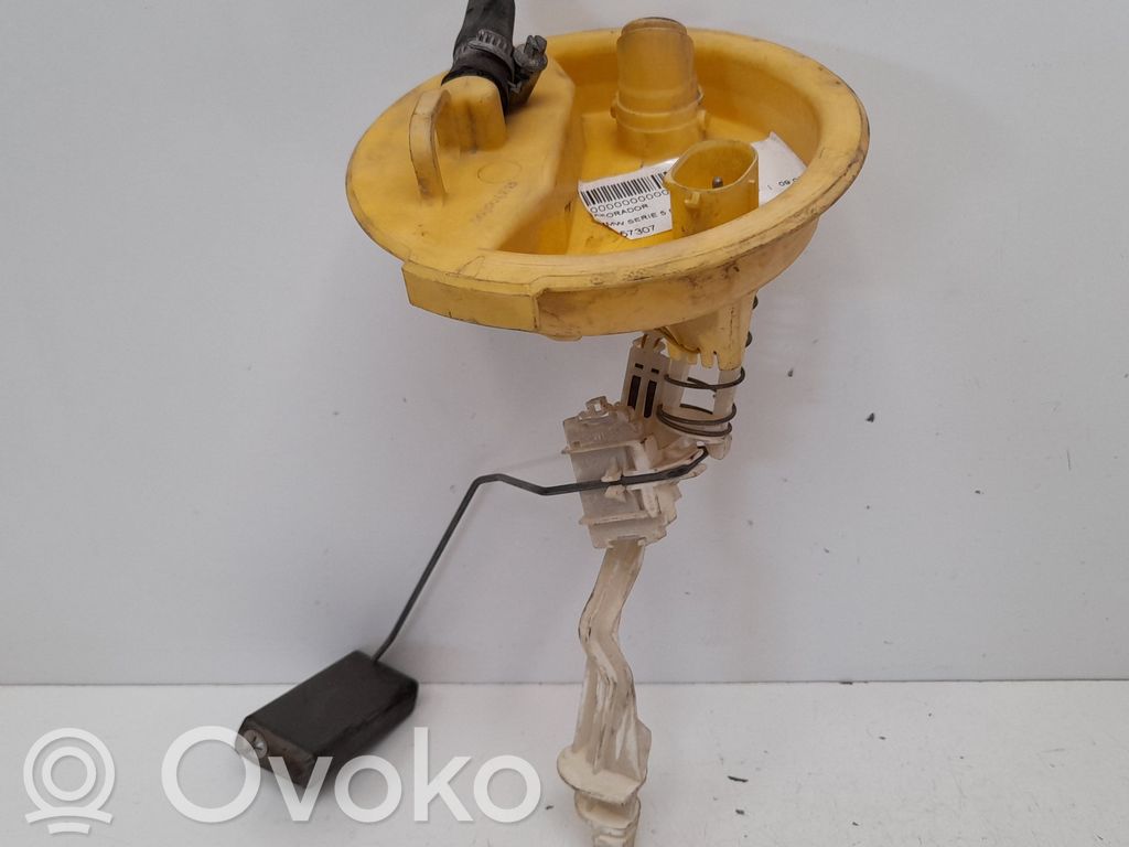 BMW 5 E39 Polttoainesäiliön pumppu 