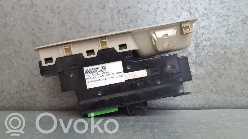 Electric window control switch   7928