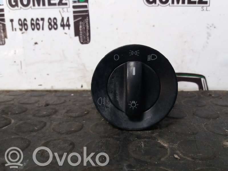 Volkswagen Polo IV 9N3 Comutator lumini