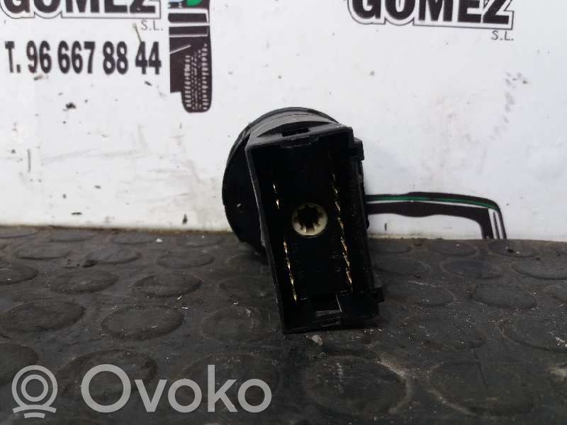 Volkswagen Polo IV 9N3 Valokatkaisija 