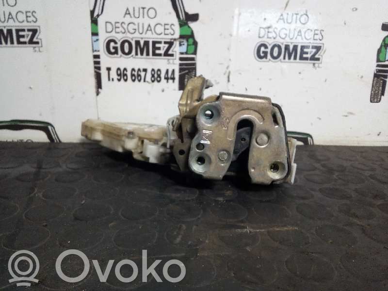 Nissan Almera Tino Serratura portiera posteriore