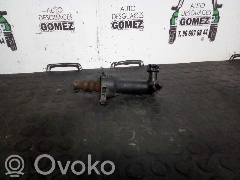 Volkswagen Polo IV 9N3 Cilindru secundar ambreiaj 