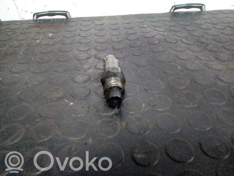 Volvo S40, V40 Inyector de combustible 