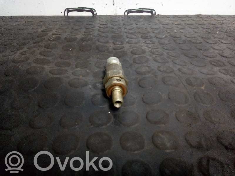 Nissan Almera Inyector de combustible 