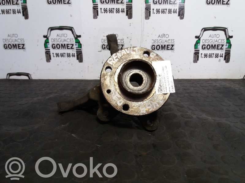 Renault 9 Fusée d'essieu de moyeu de la roue avant
