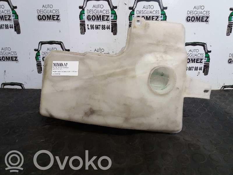 Zbiornik płynu do spryskiwaczy szyby przedniej / czołowej   GR2F67481