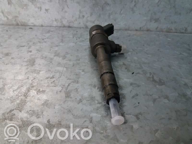 Injecteur de carburant   TJBB01702D