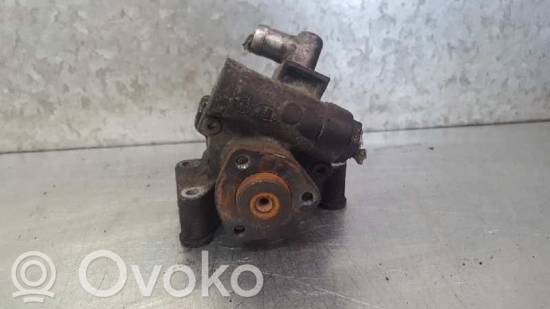 Ohjaustehostimen pumppu   002466880180