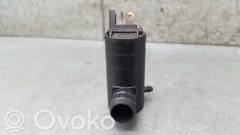 Windscreen/windshield washer pump   BJ3E51811