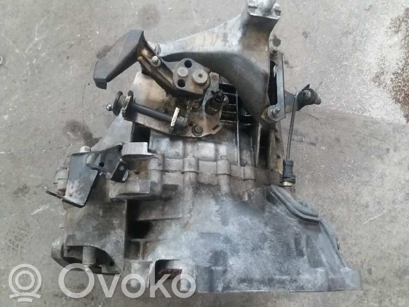 Boîte de vitesses manuelle à 5 vitesses   4X4R7002AA